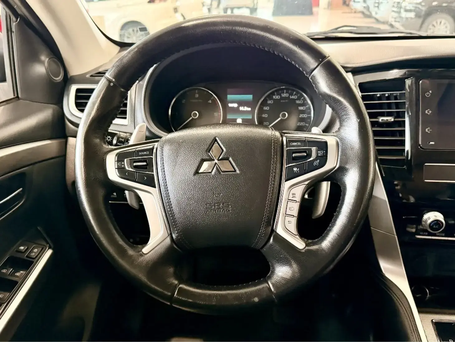 galeria PAJERO SPORT