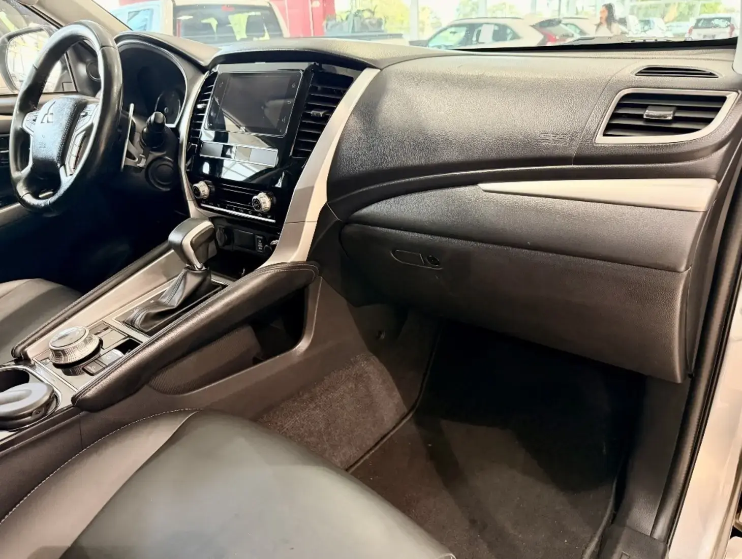 galeria PAJERO SPORT