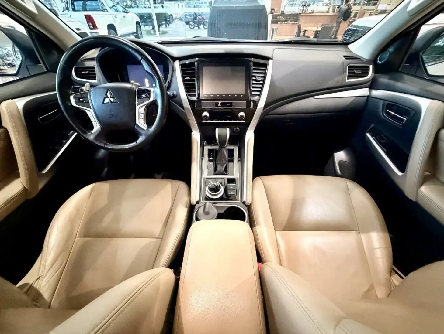 galeria PAJERO SPORT