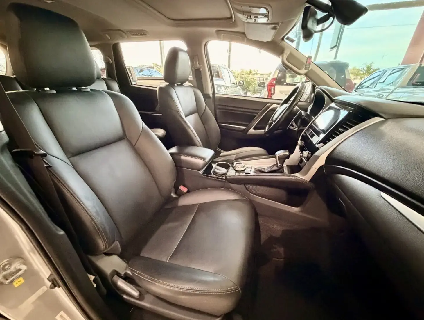 galeria PAJERO SPORT