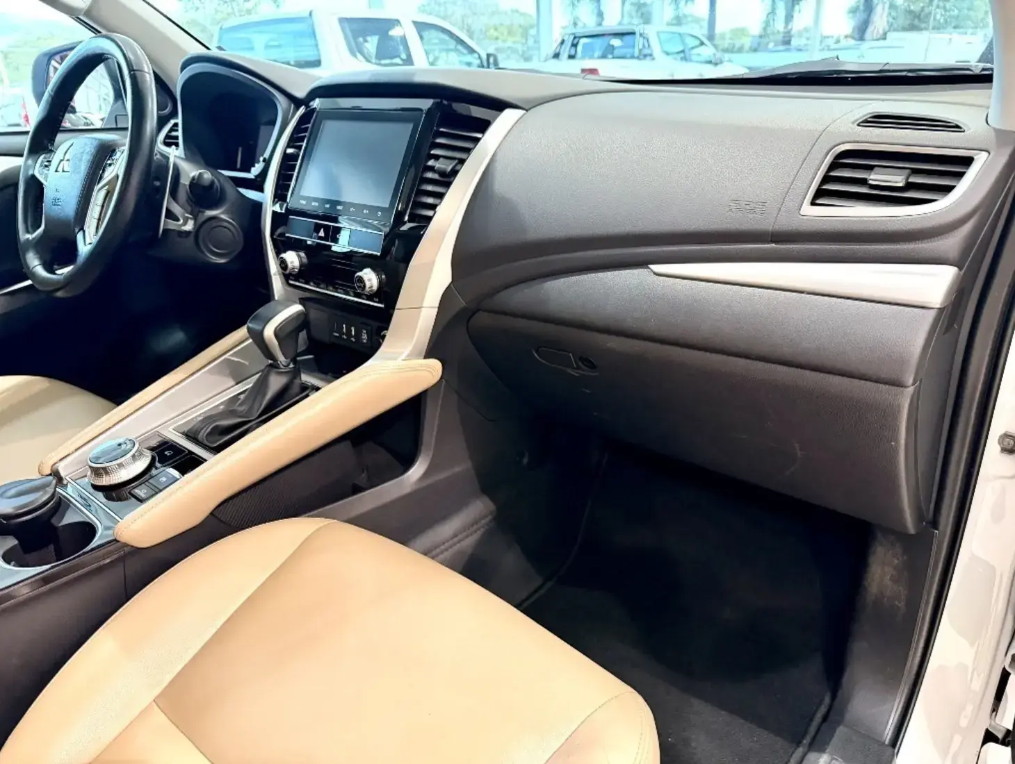 galeria PAJERO SPORT