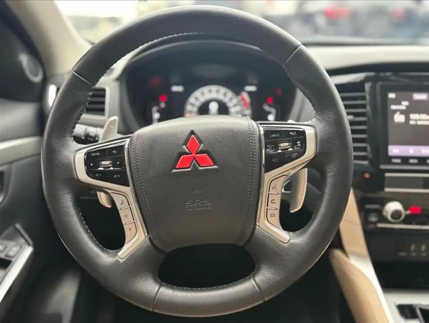 galeria PAJERO SPORT