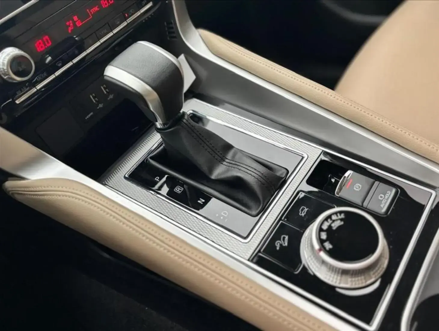 galeria PAJERO SPORT