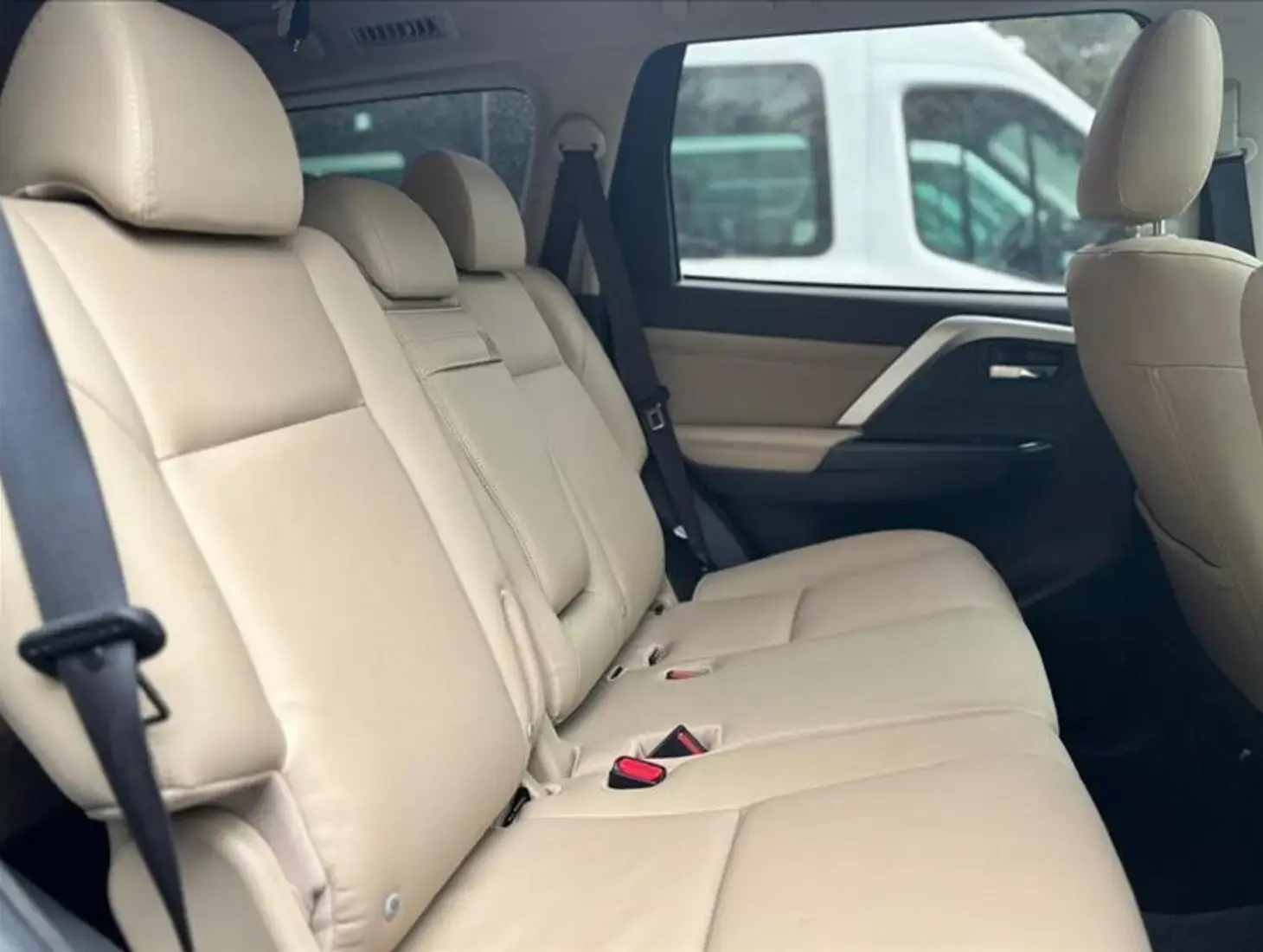 galeria PAJERO SPORT