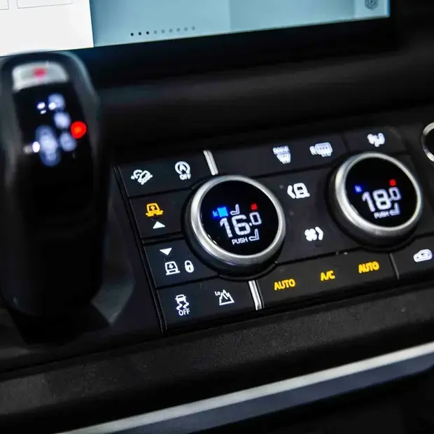 Land Rover Defender 110 X-Dynamic HSE 3.0 TD (Aut)