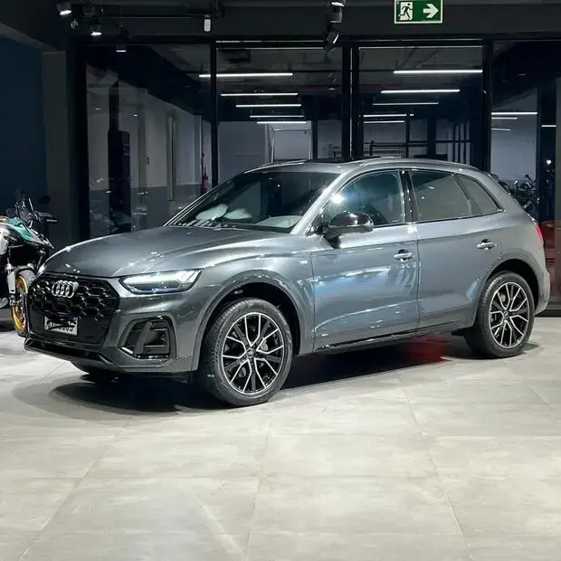 Audi Q5 S-Line Black 2.0 TFSI Quat. S-Tronic