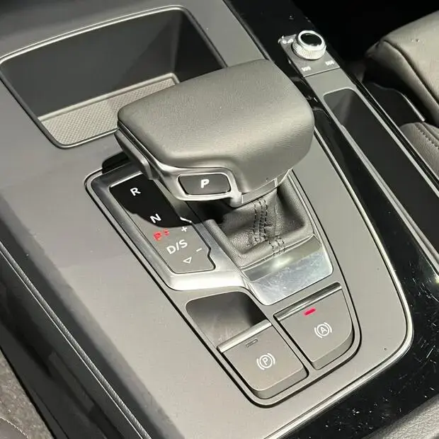 Audi Q5 S-Line Black 2.0 TFSI Quat. S-Tronic