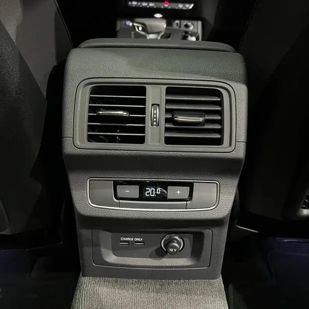 Audi Q5 S-Line Black 2.0 TFSI Quat. S-Tronic