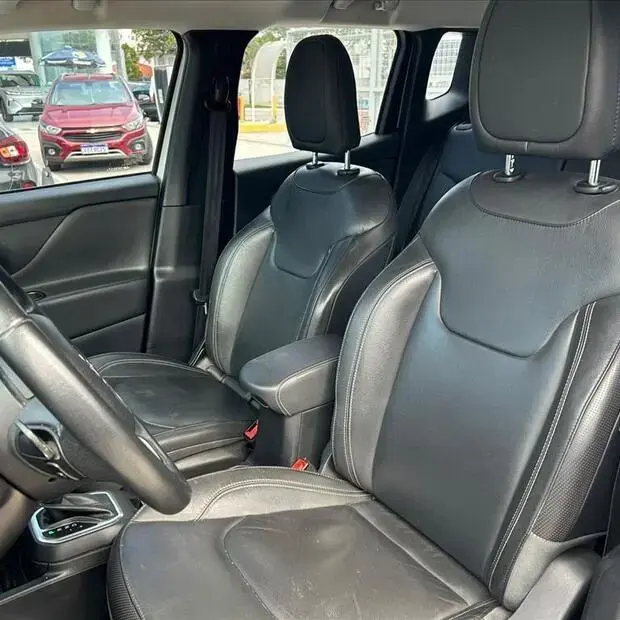 Jeep RENEGADE 1.8 16V FLEX LONGITUDE 4P AUTOMÁTICO