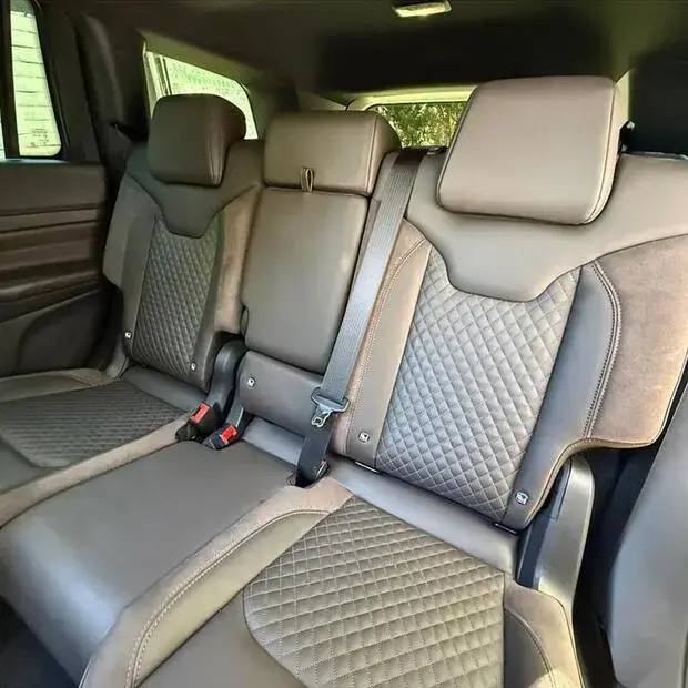 Jeep COMMANDER 2.0 TD380 TURBO DIESEL OVERLAND AT9