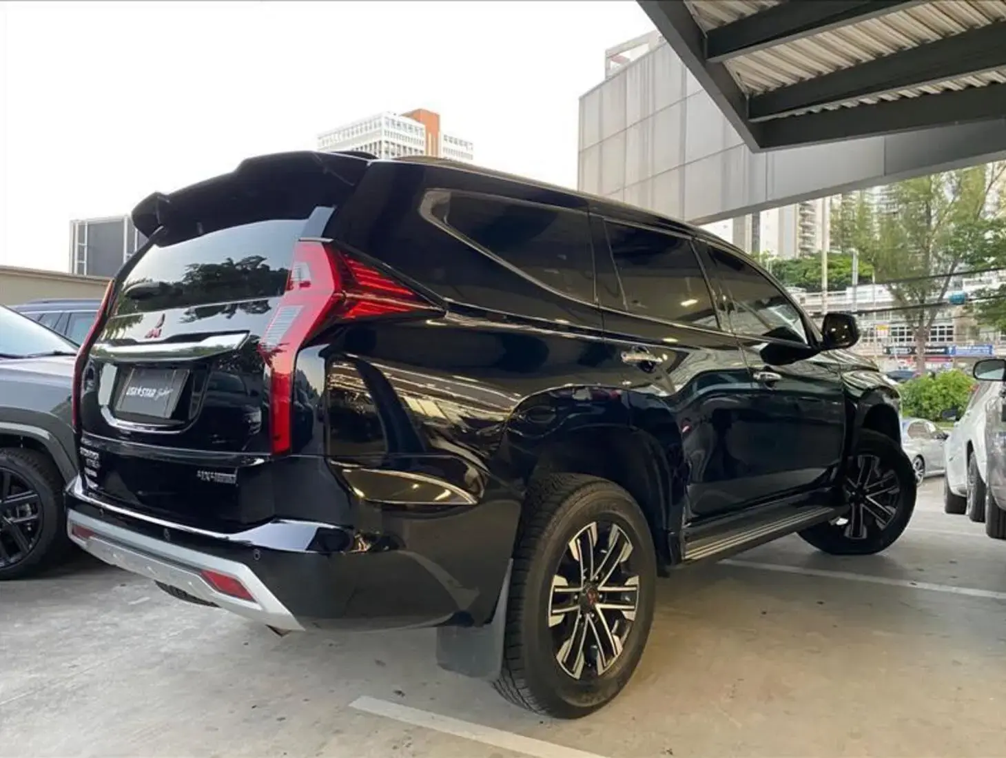 galeria PAJERO SPORT