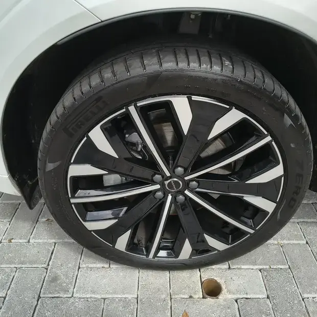 Volvo XC60 Ultra Dark PHEV