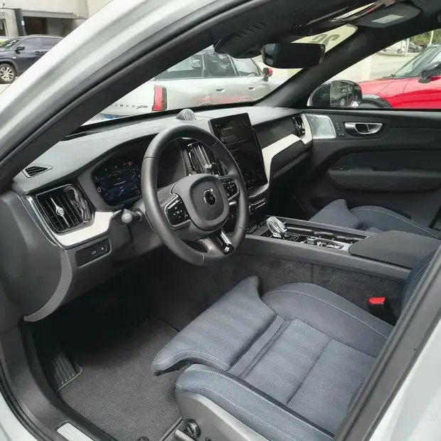 Volvo XC60 Ultra Dark PHEV