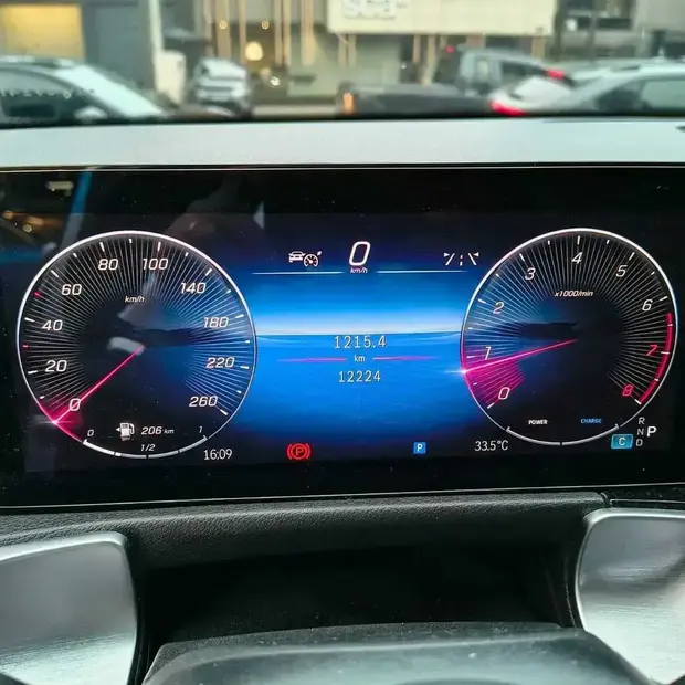 Mercedes Benz GLB 220 4M AMG Line