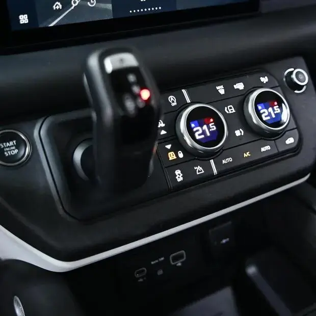 Land Rover Defender 90 S 3.0 Turbodiesel (Aut.) (Híb.)