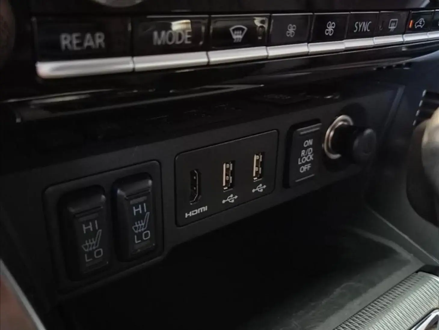 galeria PAJERO SPORT