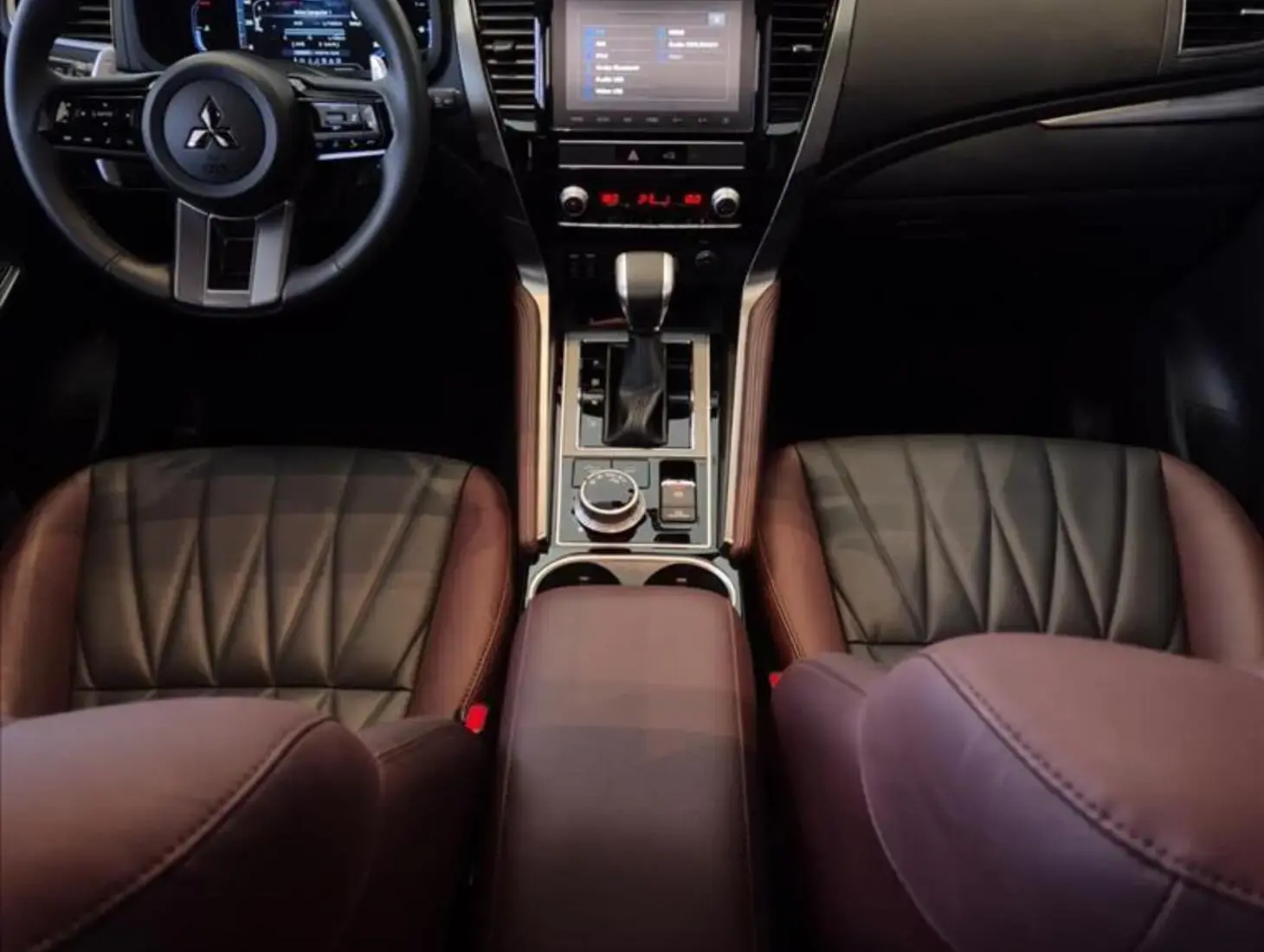 galeria PAJERO SPORT