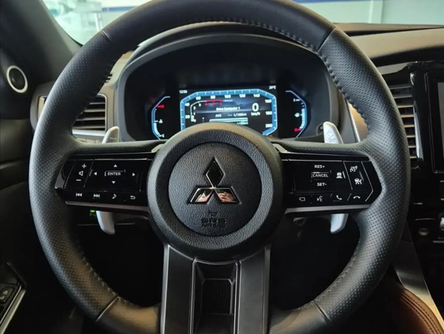 galeria PAJERO SPORT