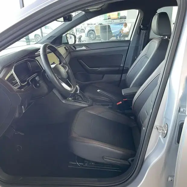 Volkswagem VIRTUS HIGHLINE 200 TSI