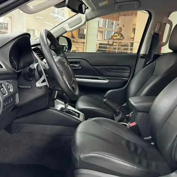 Mitsubishi L200 TRITON 2.4 16V TURBO DIESEL SPORT HPE-S CD 4P 4X4 AUTOMÁTICO