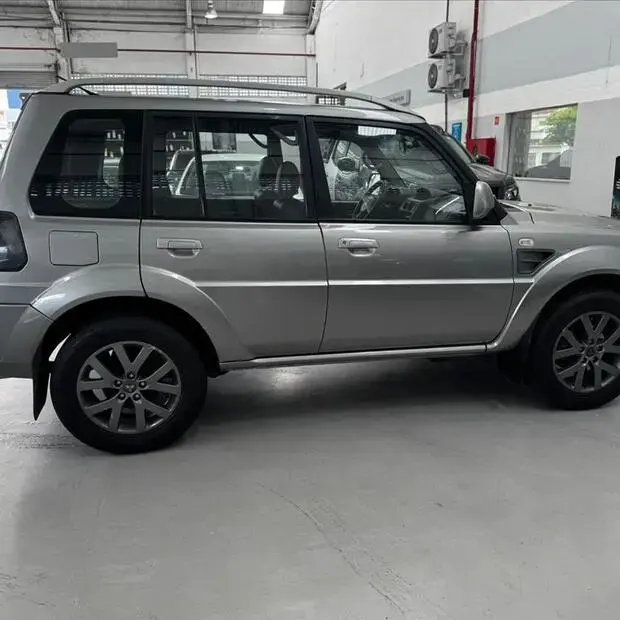 Mitsubishi PAJERO TR4 2.0 4X2 16V 140CV FLEX 4P AUTOMÁTICO