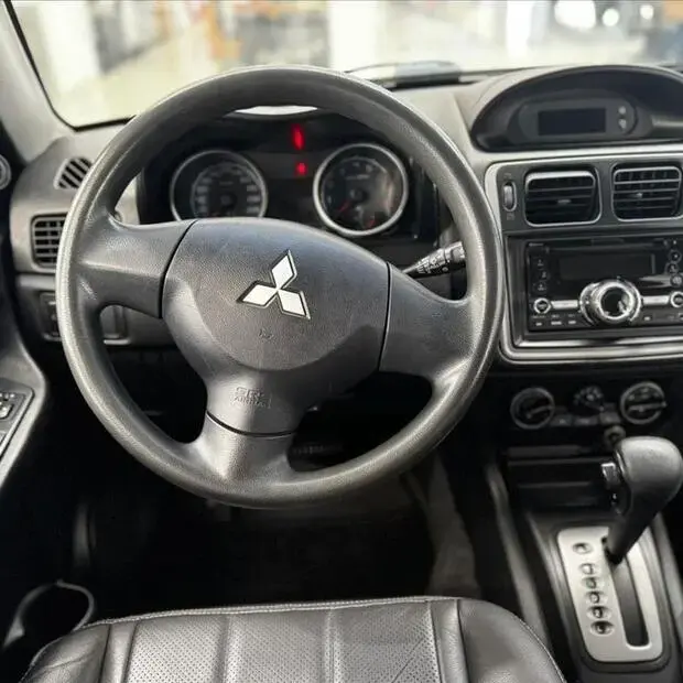 Mitsubishi PAJERO TR4 2.0 4X2 16V 140CV FLEX 4P AUTOMÁTICO