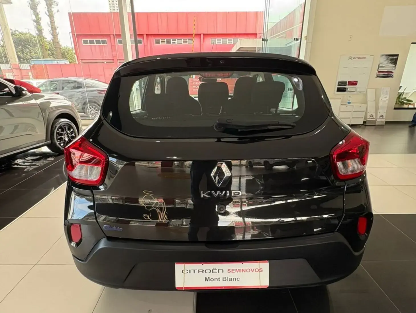 galeria KWID ZEN 1.0 MT