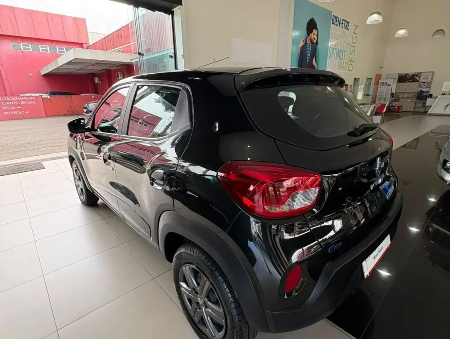 galeria KWID ZEN 1.0 MT