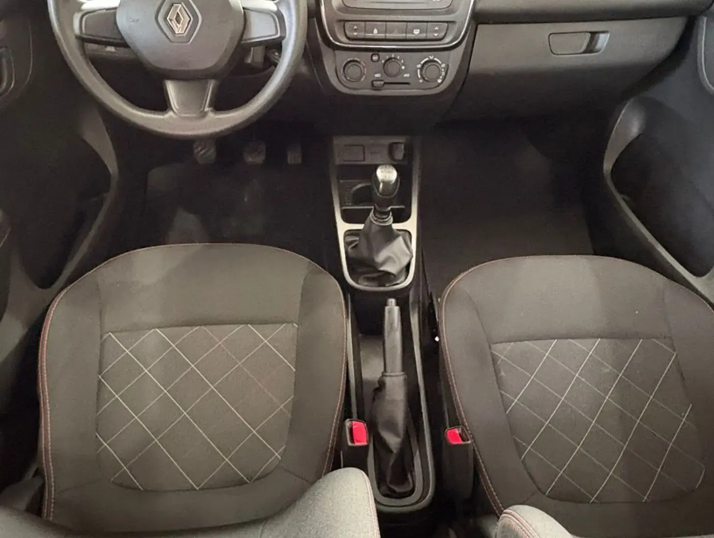 galeria KWID ZEN 1.0 MT