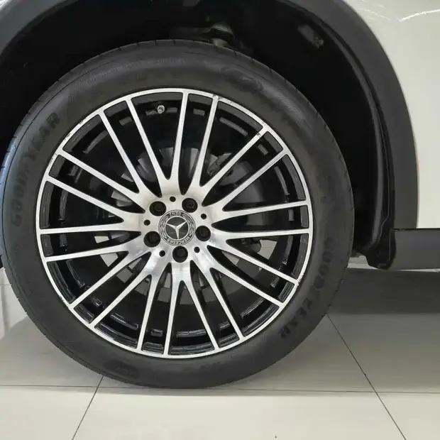 Mercedes Benz Classe GLC 300 AMG L. Cou. 4M 2.0 TB Aut. (Híb)