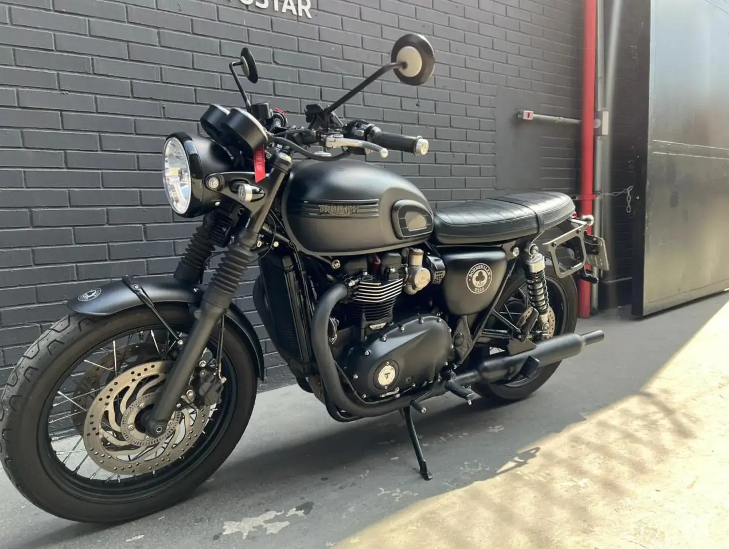 galeria Bonneville T120