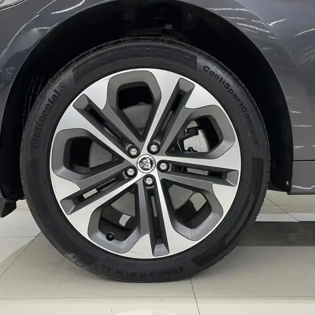 Jaguar F-Pace 2.0 R-Dynamic SE 404cv (Híbrido)