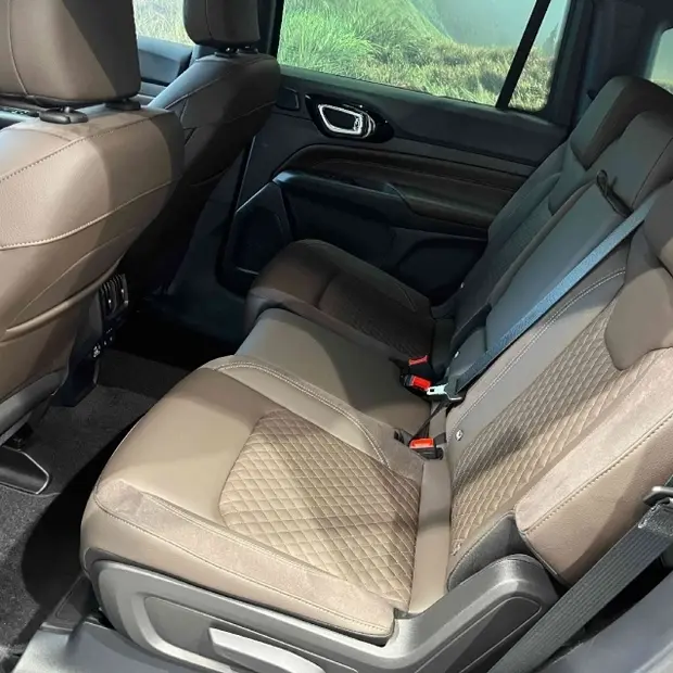 Jeep COMMANDER 1.3 T270 TURBO FLEX OVERLAND AT6