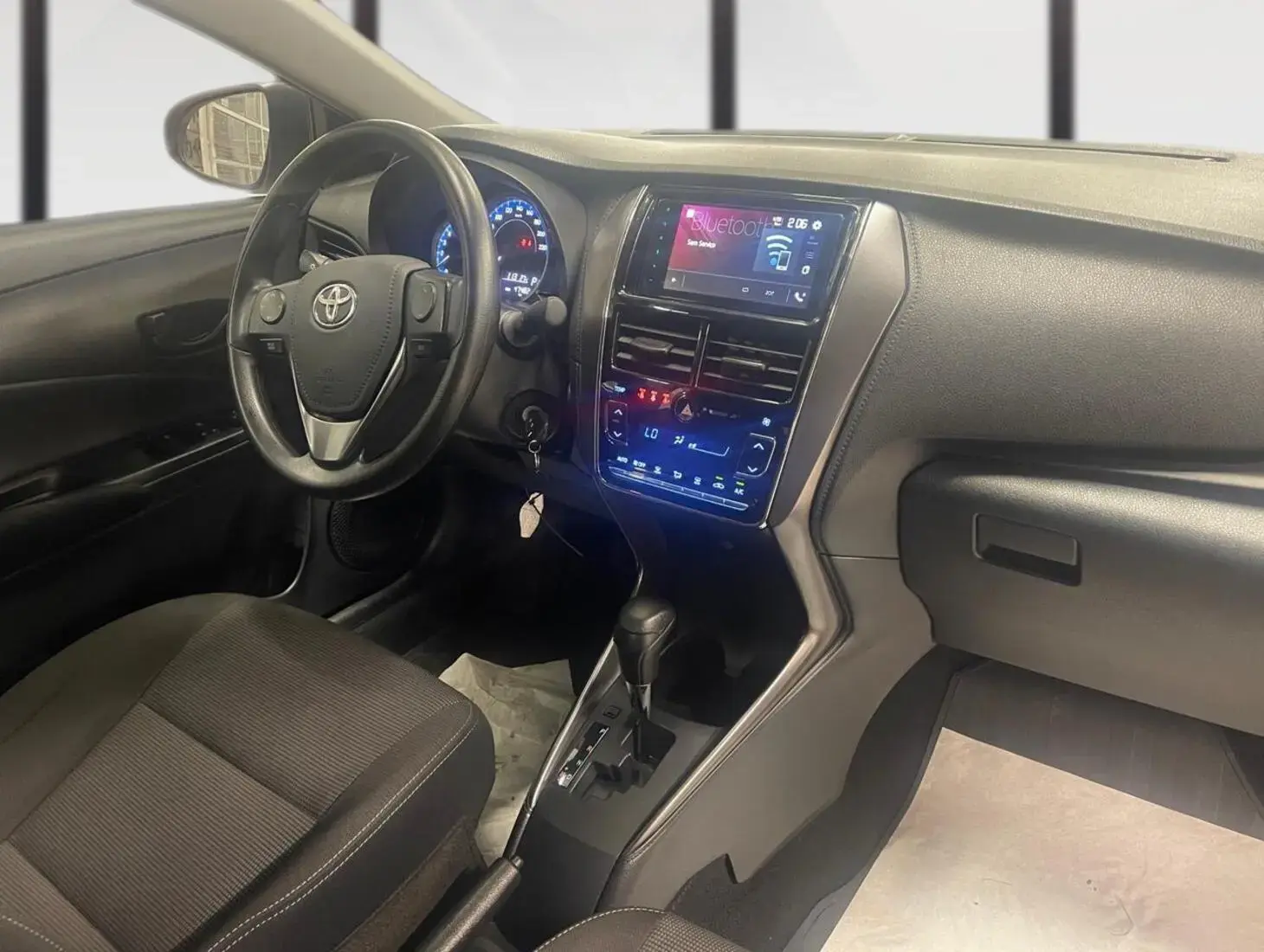galeria Yaris Sedan