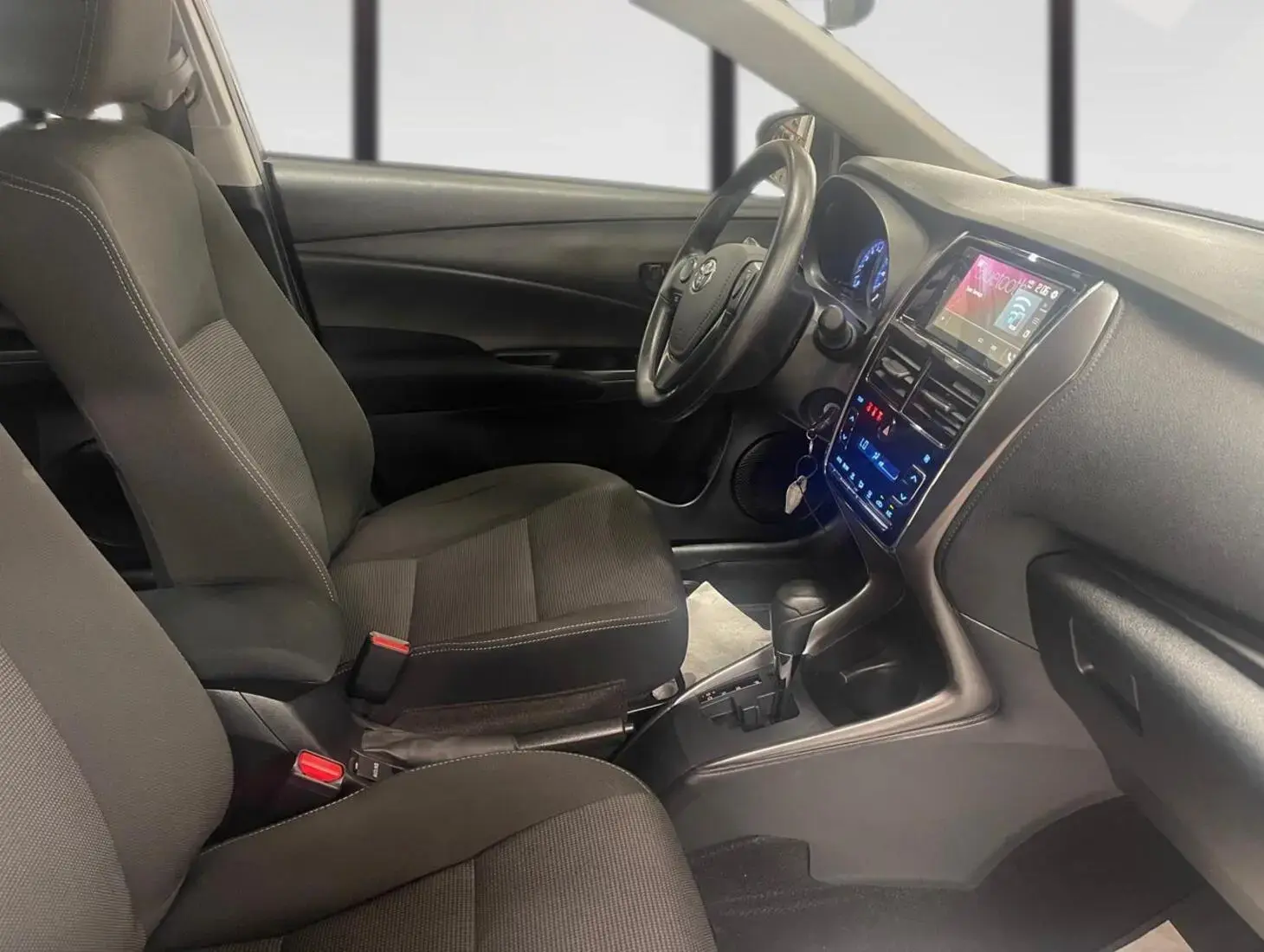 galeria Yaris Sedan