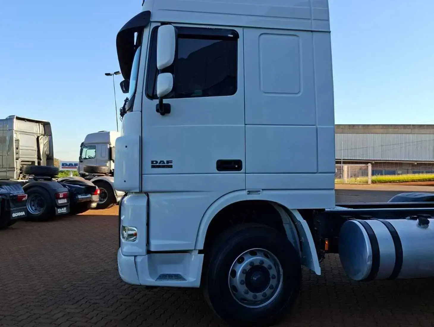 galeria DAF XF105 FTT 510A - 6X4