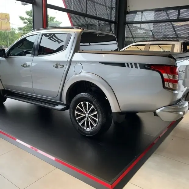 Mitsubishi L200 TRITON 2.4 16V TURBO DIESEL SPORT HPE-S CD 4P 4X4 AUTOMÁTICO