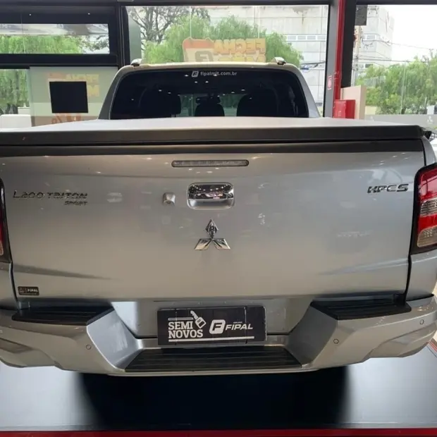 Mitsubishi L200 TRITON 2.4 16V TURBO DIESEL SPORT HPE-S CD 4P 4X4 AUTOMÁTICO