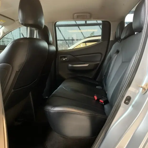 Mitsubishi L200 TRITON 2.4 16V TURBO DIESEL SPORT HPE-S CD 4P 4X4 AUTOMÁTICO