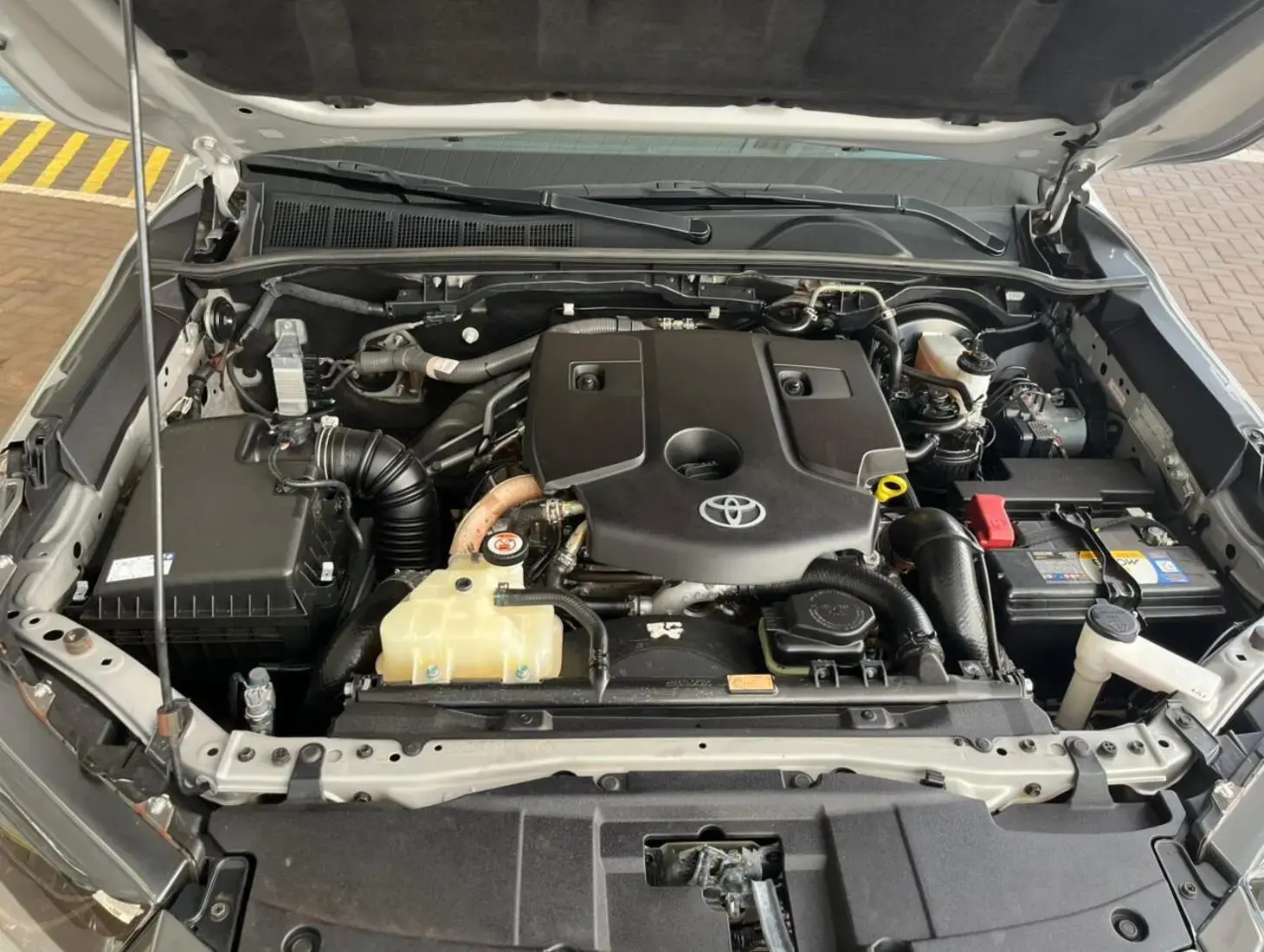 galeria HILUX SR 4X4 2.8