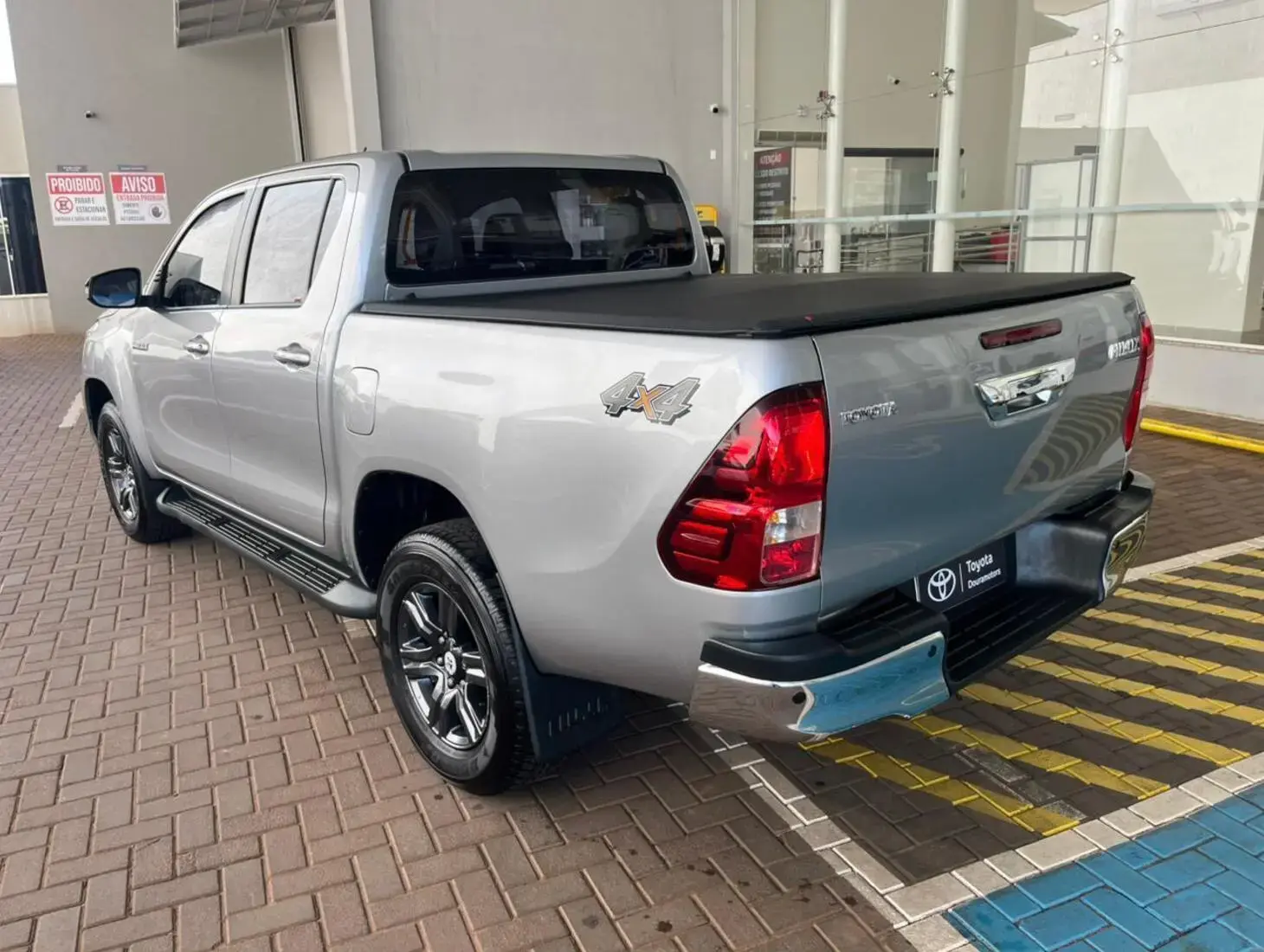 galeria HILUX SR 4X4 2.8