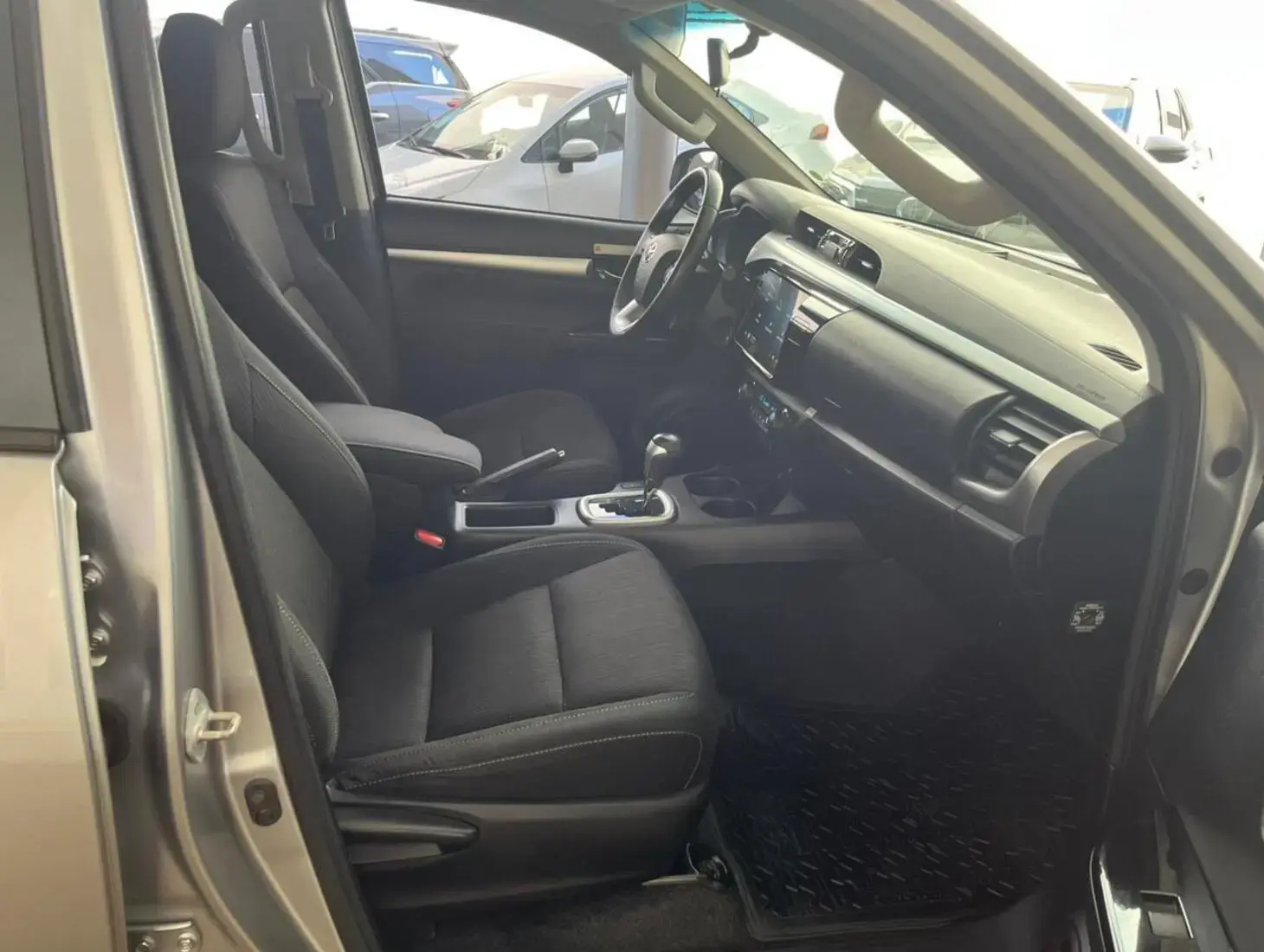 galeria HILUX SR 4X4 2.8