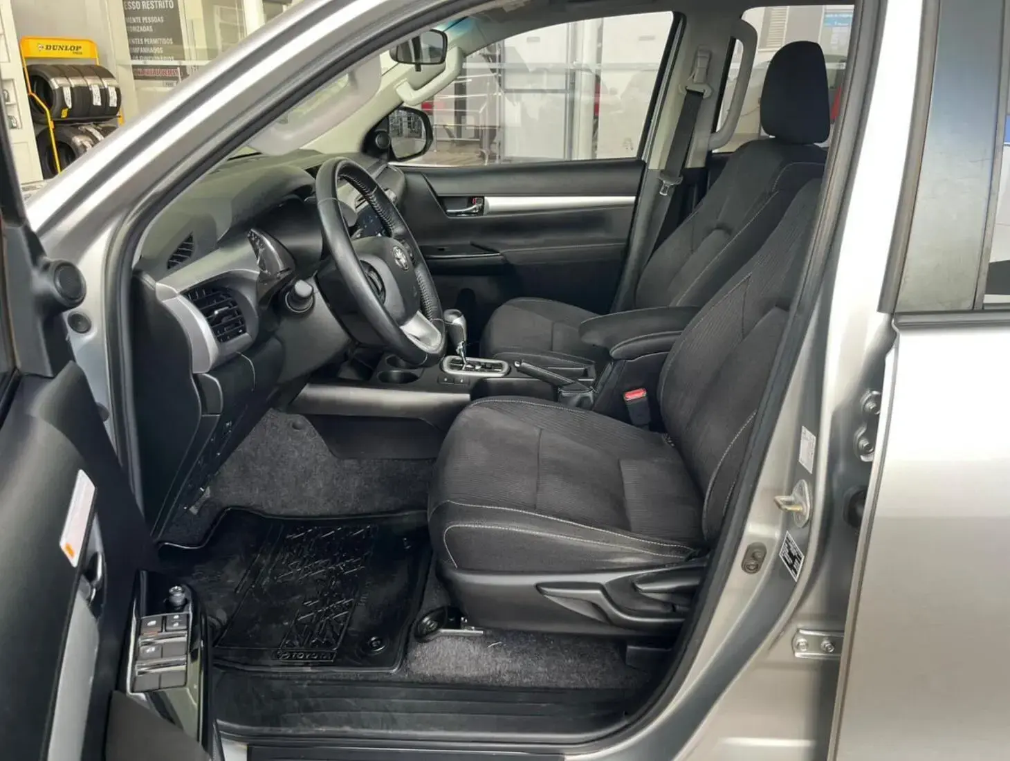 galeria HILUX SR 4X4 2.8