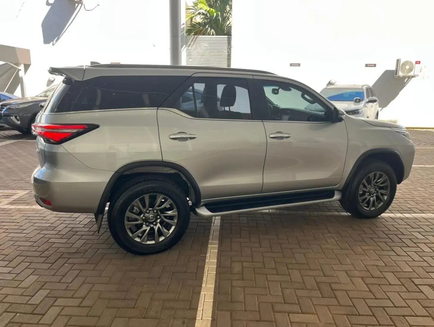 galeria SW4 SRX 7 LUGARES 2.8 4X4