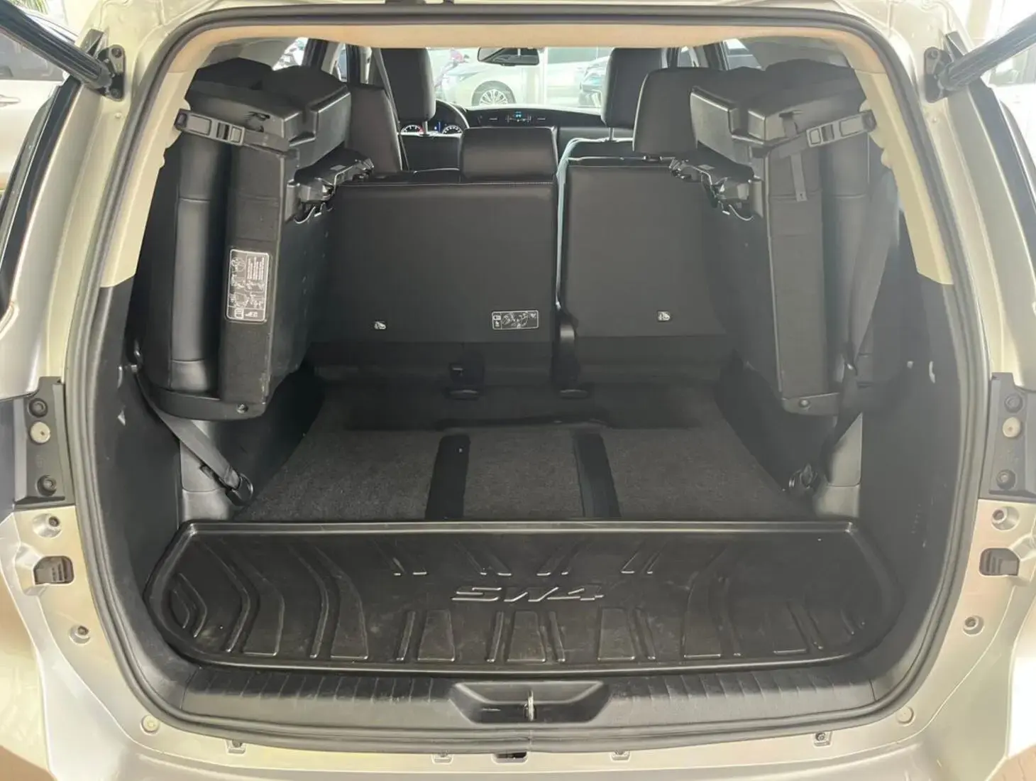 galeria SW4 SRX 7 LUGARES 2.8 4X4