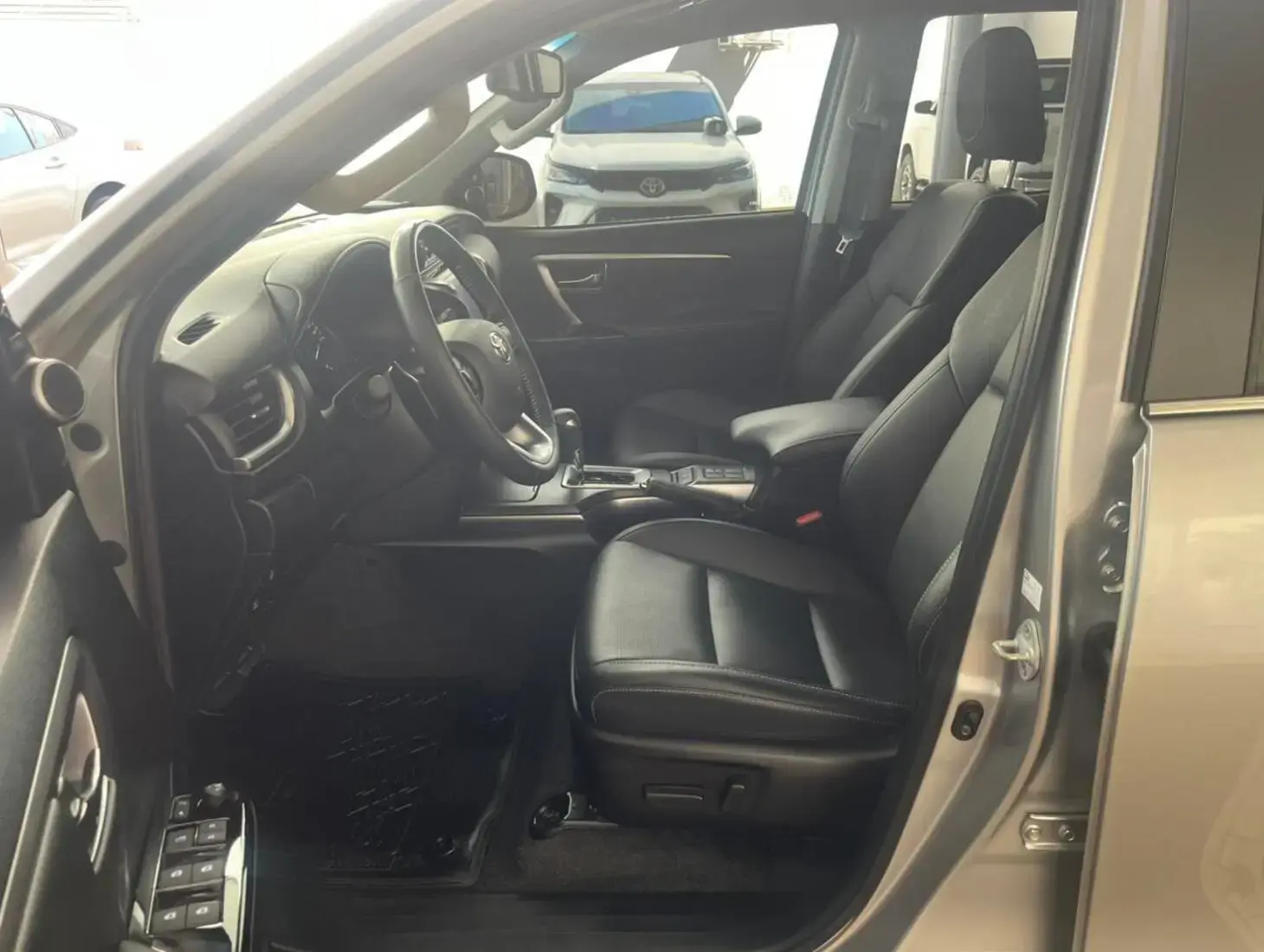 galeria SW4 SRX 7 LUGARES 2.8 4X4