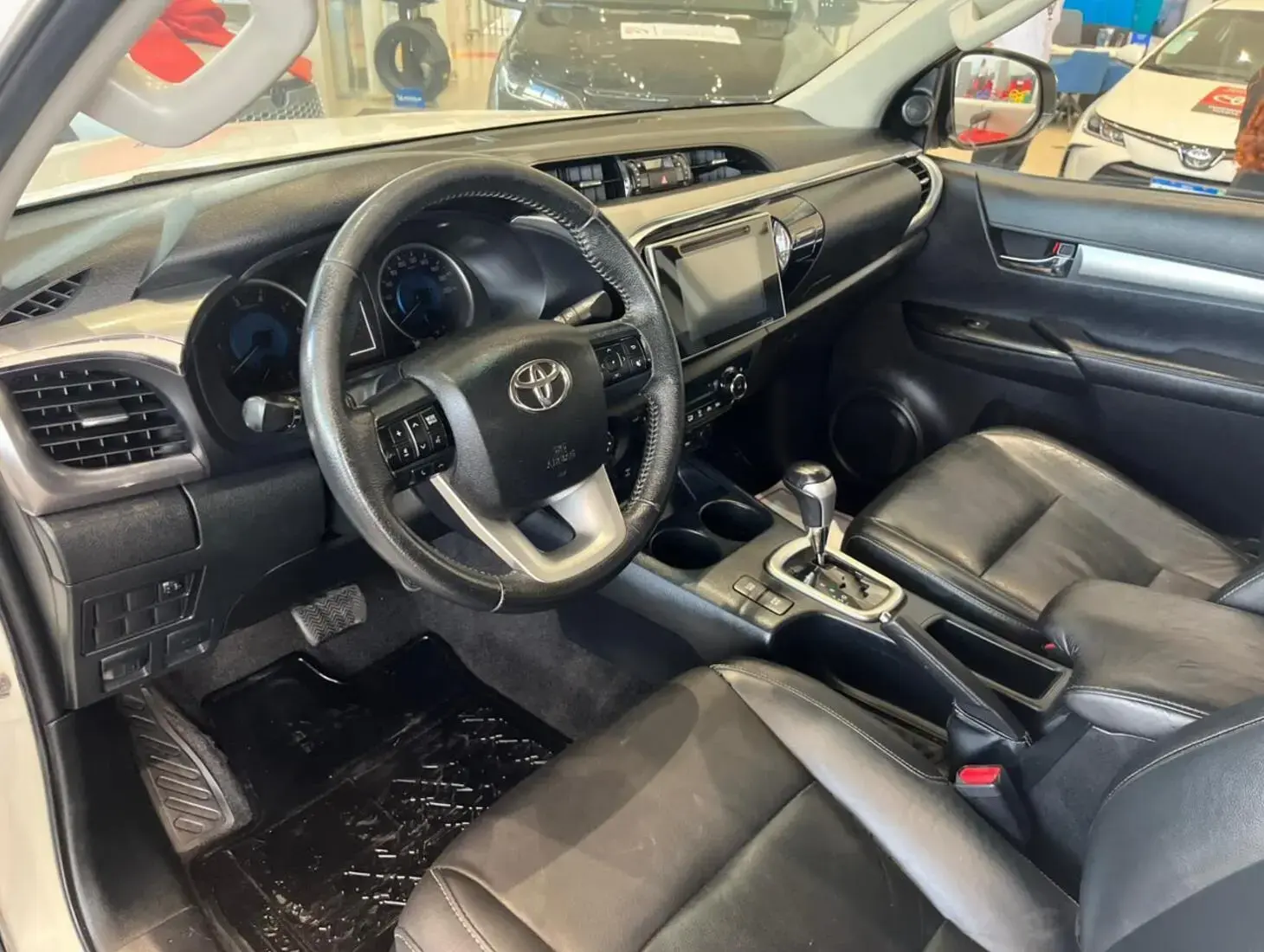 galeria HILUX SRV 4X4 2.8