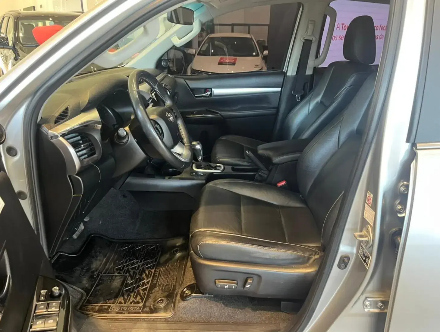 galeria HILUX SRX 4X4 2.8