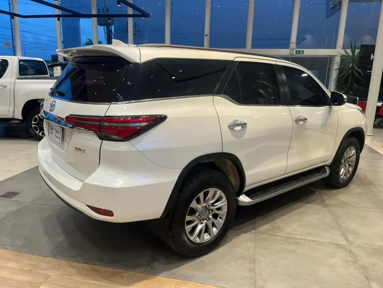 galeria SW4 SRX LUGARES 2.8 4X4