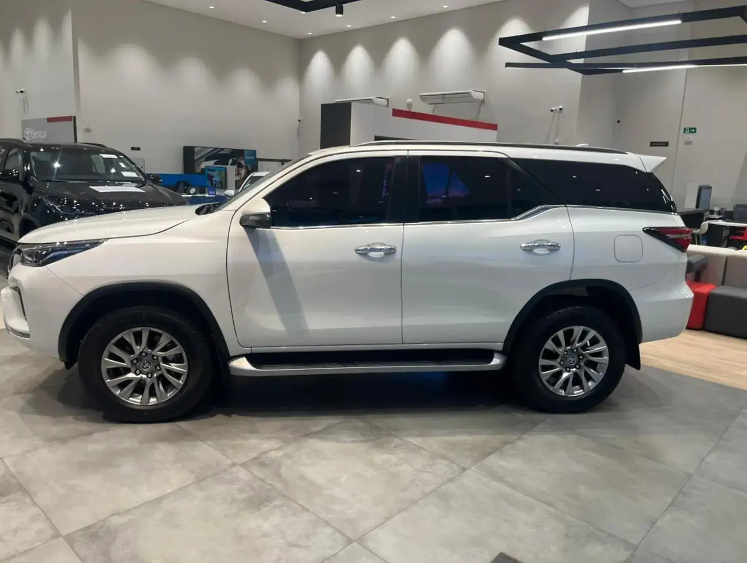 galeria SW4 SRX LUGARES 2.8 4X4